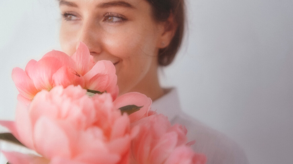 4 Reasons to have flowers in your home this winter