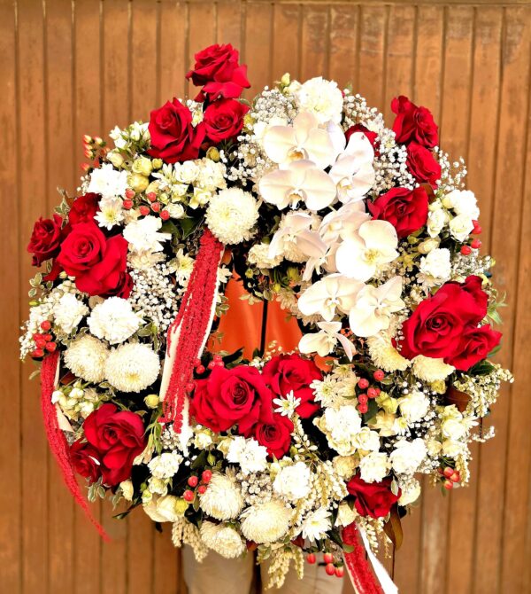 Red & White Wreath