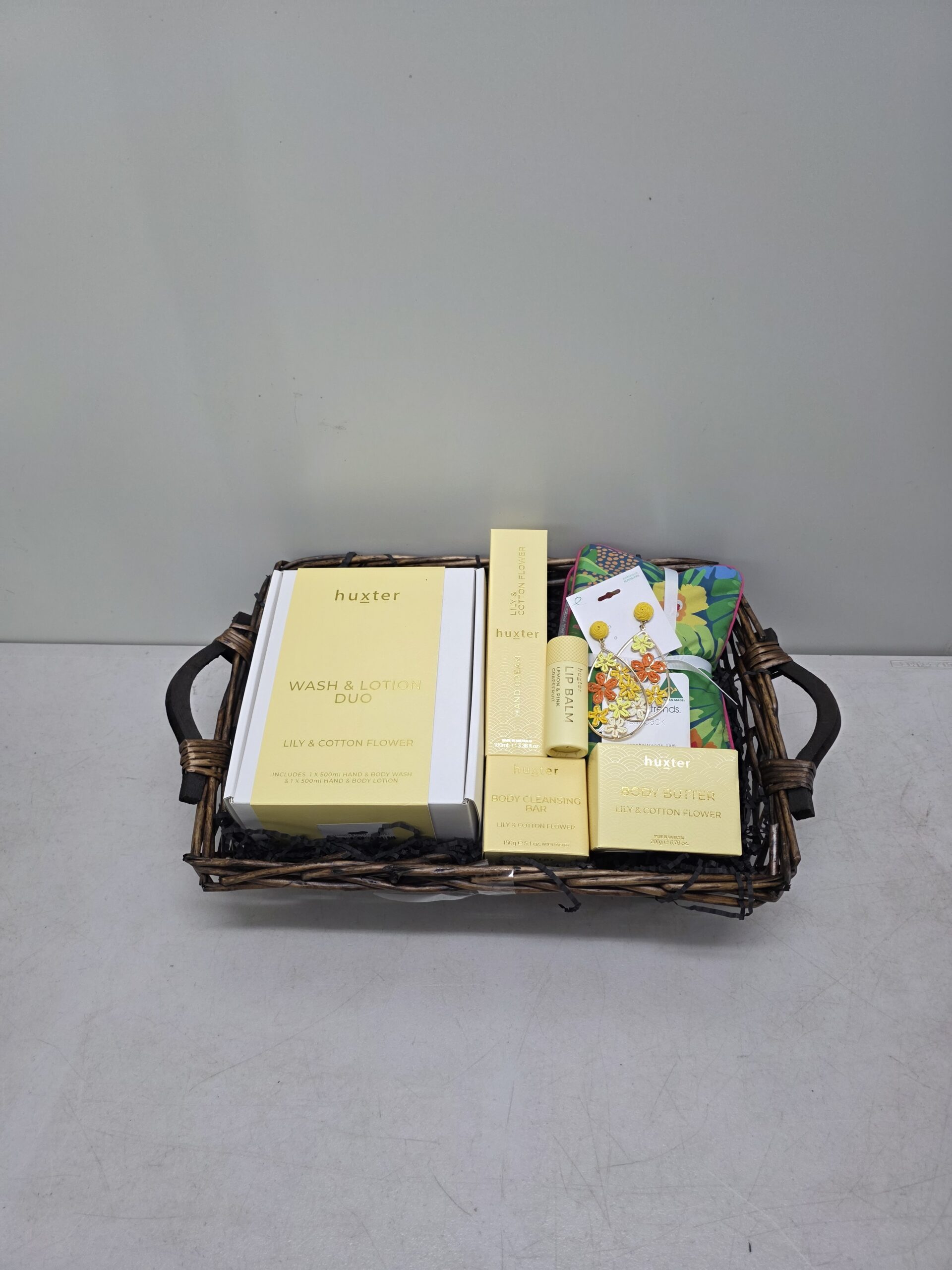 The Huxter Lily & Cotton Flower Pamper Hamper - Image 2