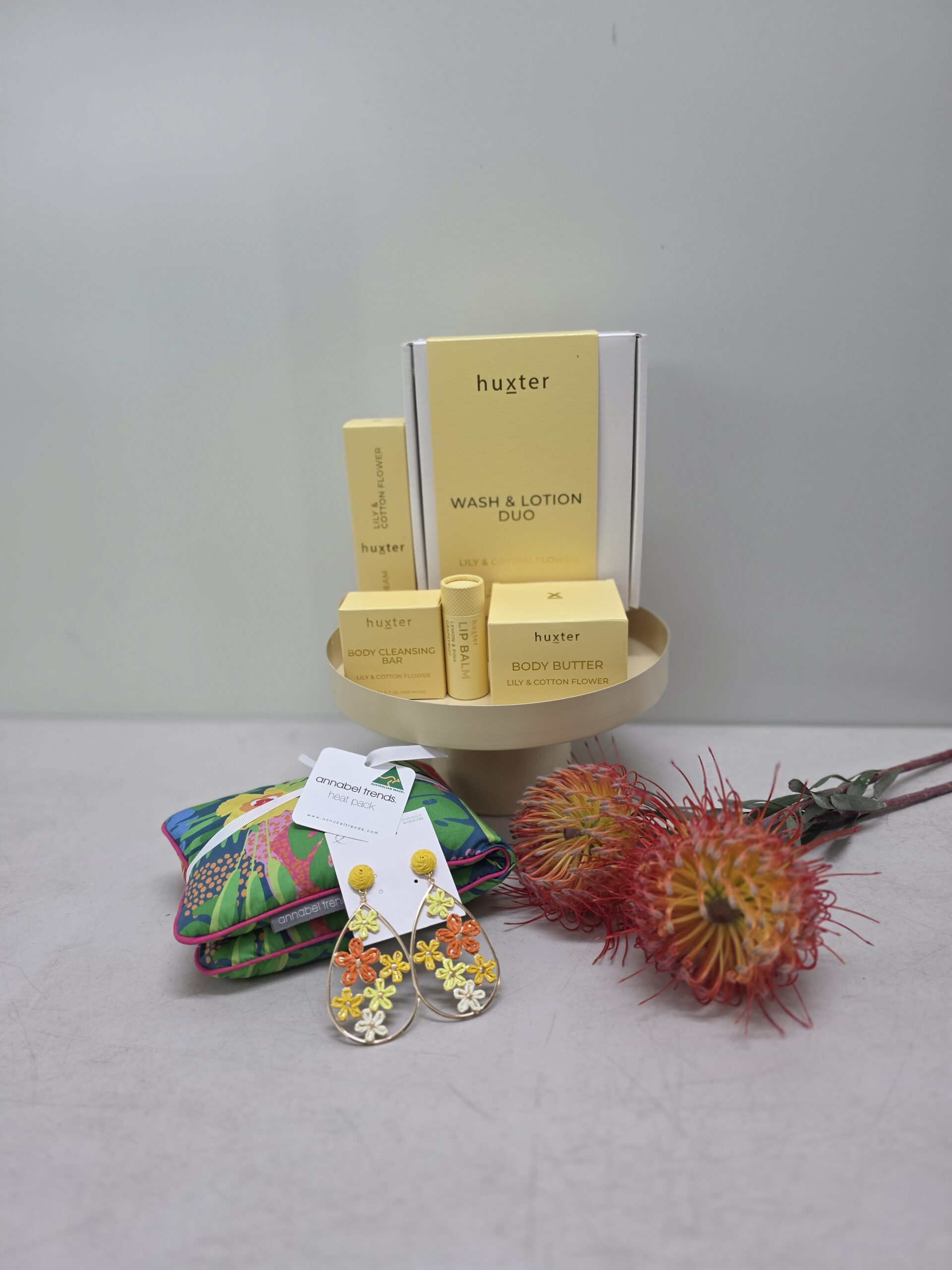 The Huxter Lily & Cotton Flower Pamper Hamper